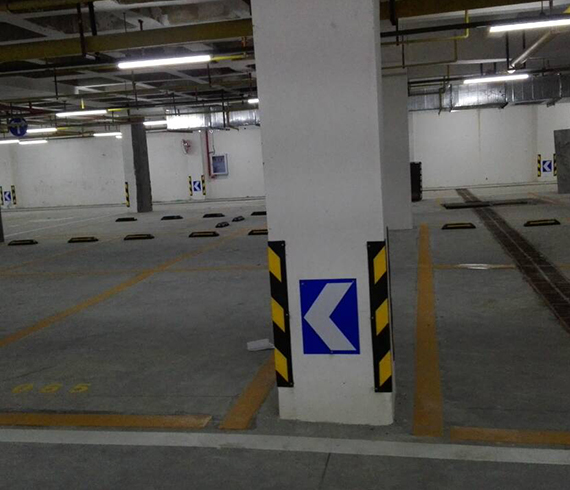 停車場(chǎng)交通設(shè)施