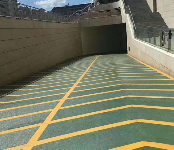 停車場(chǎng)交通設(shè)施